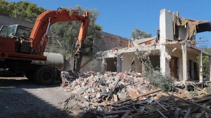 Σύσκεψη στο ΥΠΕΝ για τον προγραμματισμό των διαδικασιών κατεδάφισης αυθαιρέτων