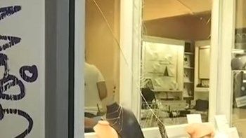Συνελήφθη ο ιδιοκτήτης του κοσμηματοπωλείου στο κέντρο της Αθήνας μετά τον θάνατο του επίδοξου ληστή – ΒΙΝΤΕΟ