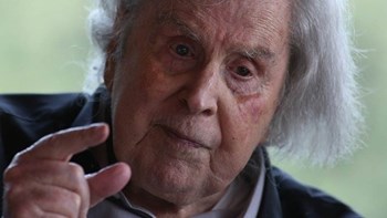 Μίκης Θεοδωράκης: Η φίμωση του Τύπου υπήρξε πάντοτε η απαρχή ζοφερών εξελίξεων