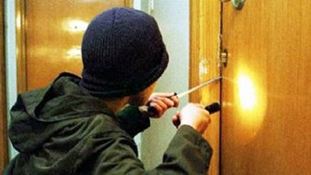 Ο διαρρήκτης πήγαινε στο … Δημοτικό