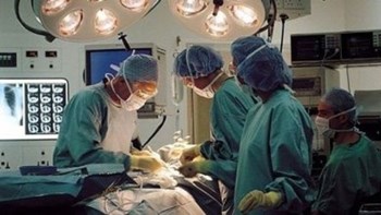 Πραγματοποιήθηκε η πρώτη μεταμόσχευση προσώπου στην Ιταλία – 20 ώρες κράτησε η επέμβαση