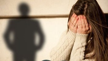 Σοκ στη Θεσσαλονίκη: ”Πα- ΤΕΡΑΣ” κατηγορείται ότι ασελγούσε σε βάρος των ανήλικων παιδιών του