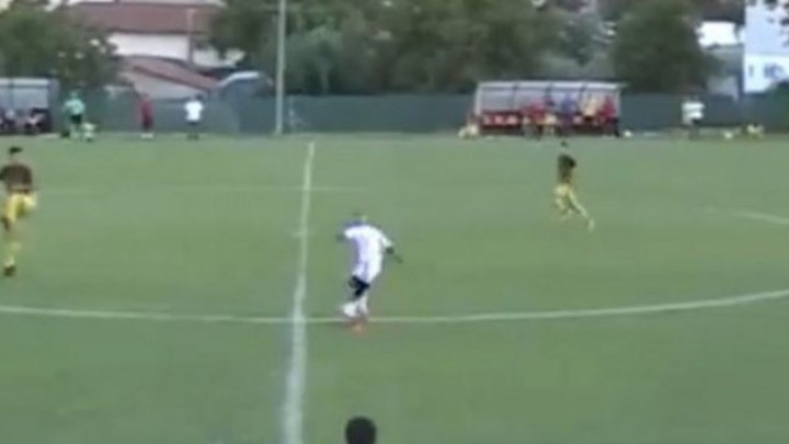 Εκπληκτικό γκολ πίσω από το κέντρο στο τοπικό Σερρών – ΒΙΝΤΕΟ