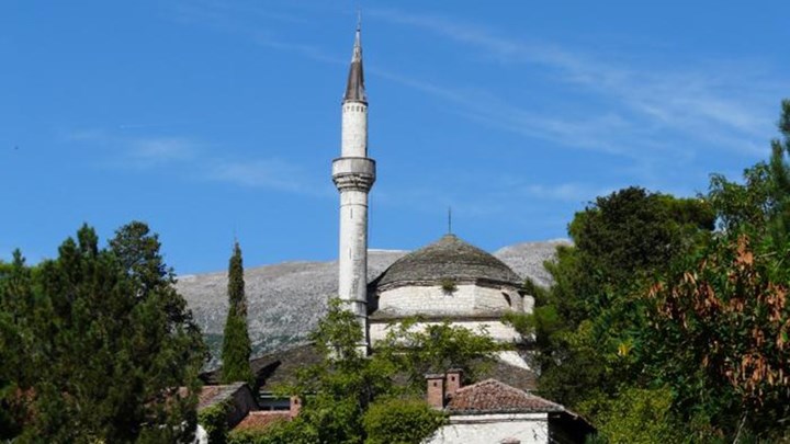 Η κακοκαιρία “χτύπησε” το Ασλάν Τζαμί – Κατέρρευσε η κορυφή του μιναρέ – ΦΩΤΟ