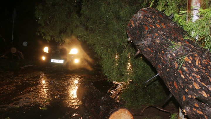 Διακοπές ρεύματος σε περιοχές της Αττικής εξαιτίας της κακοκαιρίας