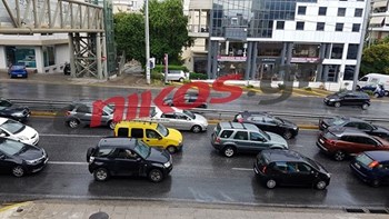 Κυκλοφοριακό χάος στην Αθήνα λόγω της κακοκαιρίας – Ποιοι δρόμοι είναι μποτιλιαρισμένοι