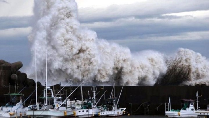 Πλήττει την Ιαπωνία ο ισχυρός τυφώνας Τράμι: Πέντε τραυματίες και 121.000 νοικοκυριά χωρίς ρεύμα – ΒΙΝΤΕΟ