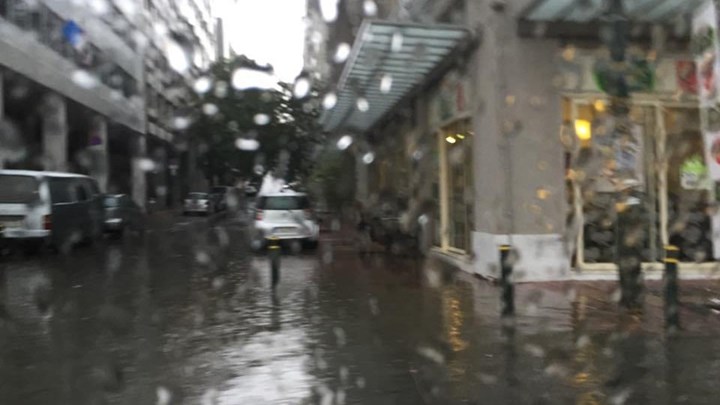 Αποκαταστάθηκε η κυκλοφορία των οχημάτων στην υπόγεια γέφυρα της Παλαιάς Παραλιακής στον Πειραιά