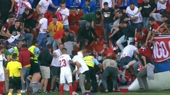 Βίντεο που σοκάρει – Κατέρρευσε εξέδρα κατά τη διάρκεια του Εϊμπάρ – Σεβίλλη