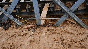 Ο “Ζορμπάς”  πλήγωσε την Πελοπόννησο – Εικόνες βιβλικής καταστροφής στο Άργος – Εκκενώθηκαν σπίτια στη Νέα Κίο – Πού θα χτυπήσει τις επόμενες ώρες – ΦΩΤΟ – ΒΙΝΤΕΟ