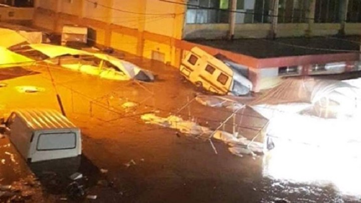 Αγνοείται οδηγός που παρασύρθηκε από τα ορμητικά νερά στην Εύβοια – ΤΩΡΑ