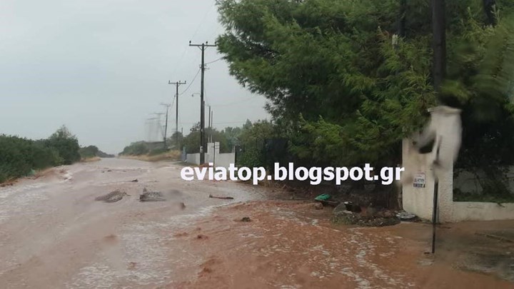 Δρόμος κόπηκε στα δύο στη Χαλκίδα – ΦΩΤΟ