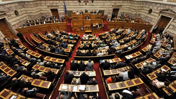 «Κινούμενη άμμος» η πολιτική σκηνή