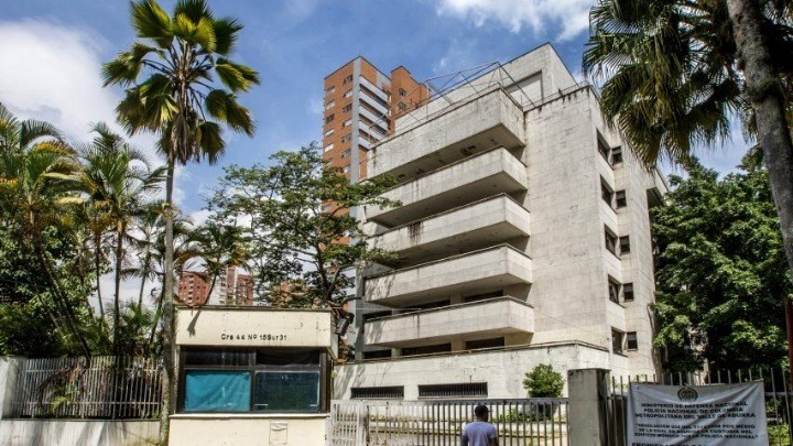 Κατεδαφίζεται το “φρούριο” του Εσκομπάρ