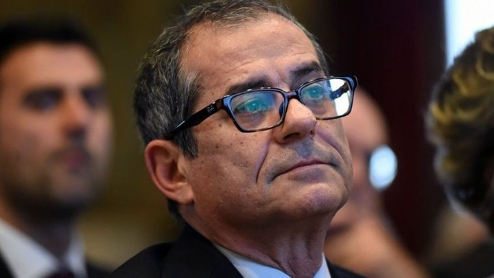 Δύσκολο “τεστ” το Eurogroup για τον Ιταλό ΥΠΟΙΚ μετά τη “νύχτα του 2,4%”