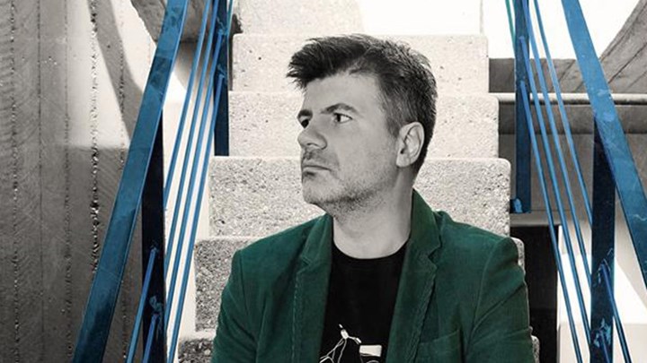 Ο Φοίβος Δεληβοριάς «χτυπά» Radar με τα παιδικά του τραγούδια!