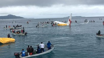 Βρέθηκε πτώμα μέσα στο αεροπλάνο που συνετρίβη σε λιμνοθάλασσα της Μικρονησίας