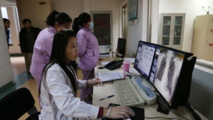 Έρευνα Ολλανδών: Μία στις δύο γυναίκες κινδυνεύουν να εμφανίσουν άνοια, πάρκινσον ή εγκεφαλικό