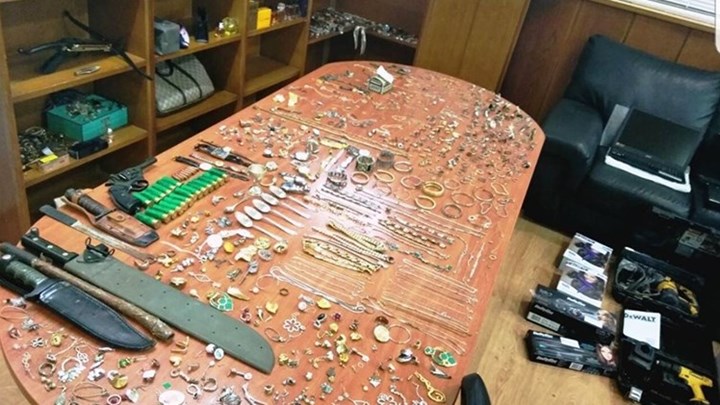 Εξαρθρώθηκε σπείρα που “ρήμαζε” σπίτια στη βορειοανατολική Αττική – ΦΩΤΟ