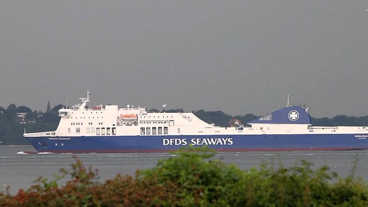 Υπό έλεγχο η φωτιά στο φέρι μποτ στη Βαλτική Θάλασσα