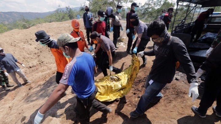 Στους 1.407 οι νεκροί από τον φονικό σεισμό και το τσουνάμι στην Ινδονησία