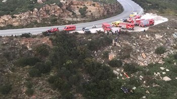 Γυναίκα έπεσε με το αυτοκίνητό της σε γκρεμό στην Πεντέλη – ΦΩΤΟ