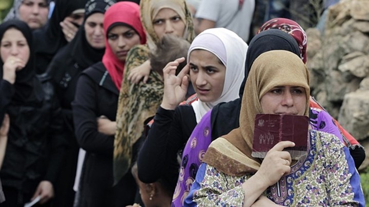 Πολλαπλές οι διακρίσεις για τις γυναίκες μετανάστριες, πρόσφυγες και αιτούσες άσυλο