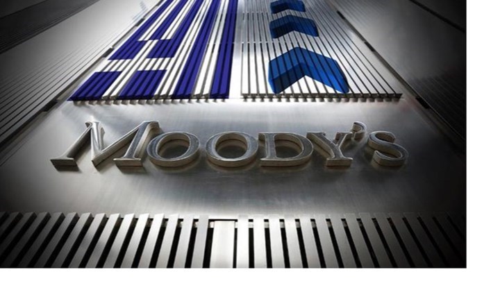 Moody’s: H άρση των capital controls είναι θετική για τις ελληνικές τράπεζες