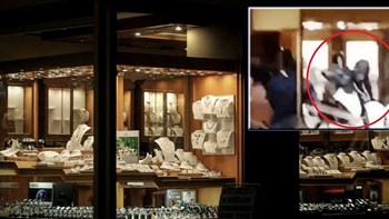 Συγκλονιστικό βίντεο από τη ληστεία σε κοσμηματοπωλείο στο κέντρο της Αθήνας – ΒΙΝΤΕΟ