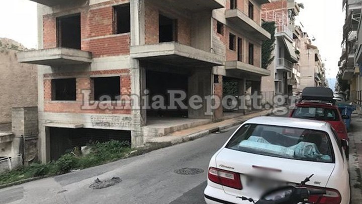 Στιγμές αγωνίας στην Λαμία για δύο παιδιά που έπεσαν σε φρεάτιο οικοδομής