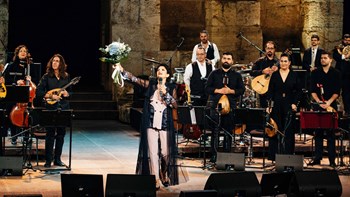 Η Άλκηστις Πρωτοψάλτη τραγούδησε για την “ΕΛΠΙΔΑ” στο Ηρώδειο