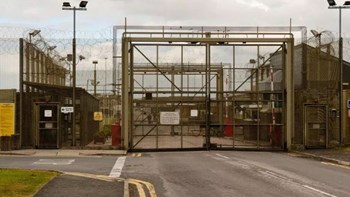 Τρέμουν το «νόμο» της φυλακής: Υπό 24ωρη προστασία ο 25χρονος που κατηγορείται ότι βίασε βρέφος δύο εβδομάδων