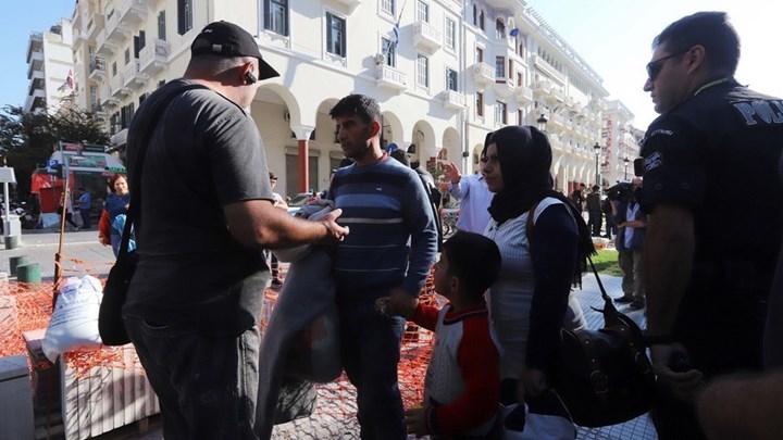 Ολοκληρώθηκε η μεταφορά των προσφύγων από την Αριστοτέλους στα Διαβατά – ΦΩΤΟ