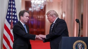 Ο Τραμπ ζήτησε συγγνώμη από τον Κάβανο “εκ μέρους του έθνους” – ΒΙΝΤΕΟ