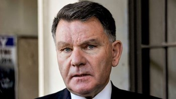 Κούγιας για καθηγητή “Φακελάκη”: Παράνομη η δημοσιοποίηση των στοιχείων του – Προσφεύγω στον Άρειο Πάγο