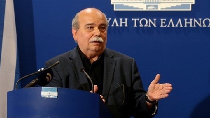 Ζήτημα ελέγχου της συνταγματικότητας των νόμων που ψηφίζει η Βουλή, θέτει ο Βούτσης