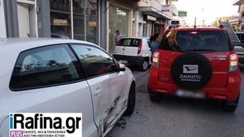 85χρονη οδηγός προκάλεσε χάος στη Ραφήνα – ΦΩΤΟ