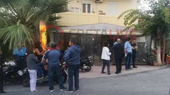 Μαχαιρώθηκε μέχρι θανάτου μέσα σε καφετέρια – Της είχε στήσει καρτέρι ο κουνιάδος της – ΦΩΤΟ