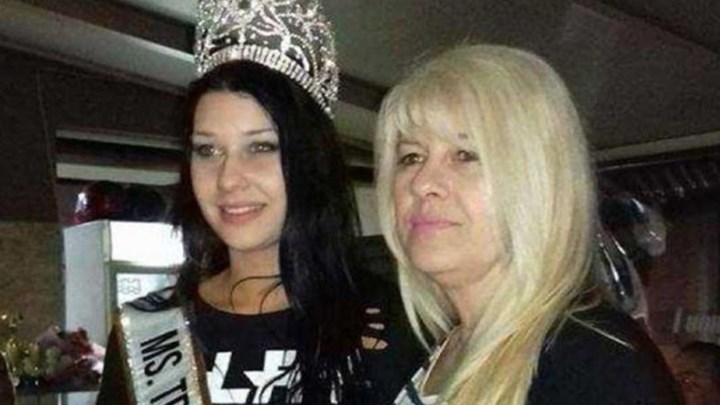 Σοκ στην Κρήτη από την άγρια δολοφονία 53χρονης – Τι αποκαλύπτει η εστεμμένη καλλονή κόρη της