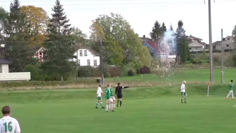 Συνέβη και αυτό – Σούταρε και προκάλεσε βραχυκύκλωμα – ΒΙΝΤΕΟ