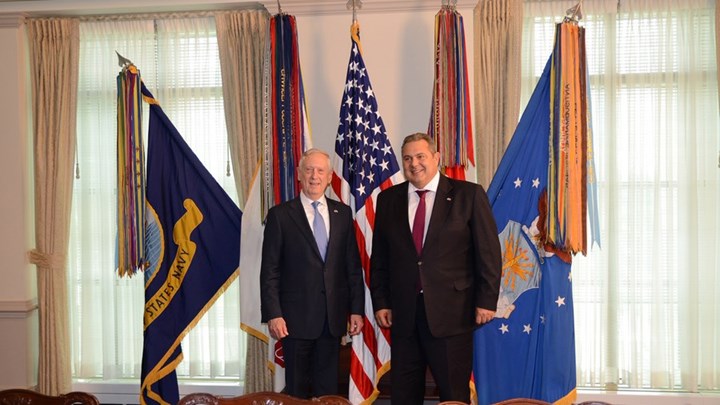 “Φωτιά” στο πολιτικό σκηνικό από τις δηλώσεις Καμμένου