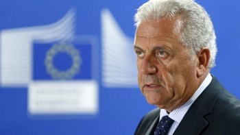 Αβραμόπουλος: Η Ευρωπαϊκή Επιτροπή παρακολουθεί την κατάσταση στη Μόρια