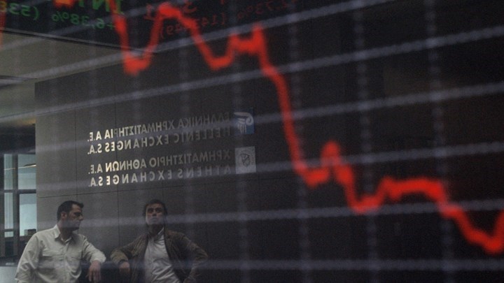 “Ανώμαλη προσγείωση” στο ξεκίνημα για το ελληνικό χρηματιστήριο – Στο… κόκκινο και η Ευρώπη