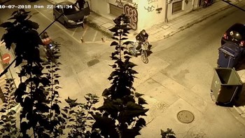 Bίντεο που σοκάρει – Μαφιόζικη επίθεση σε δημοσιογράφο έξω από τηλεοπτικό σταθμό στον Βόλο