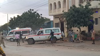 Στους 20 οι νεκροί από τη διπλή βομβιστική επίθεση στη Σομαλία
