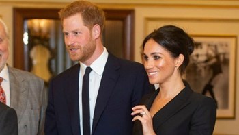 Τρόμος στον αέρα για την Μέγκαν Μαρκλ και τον πρίγκιπα Χάρι – Κεραυνός χτύπησε το αεροσκάφος τους