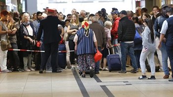 Οι πρώτες εικόνες από την κατάσταση ομηρίας στην Κολωνία – ΦΩΤΟ