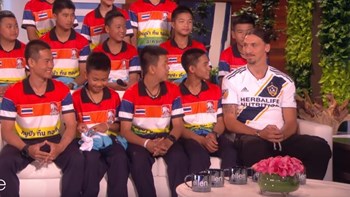 Η εκπληξη του Ιμπραΐμοβιτς στα παιδιά που επέζησαν στη σπηλιά στην Ταϊλάνδη – ΒΙΝΤΕΟ