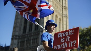 Ευρωπαίος αξιωματούχος: Οι διαπραγματεύσεις για το Brexit αποδεικνύονται δυσκολότερες από το αναμενόμενο