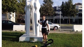 Από το Βέρμιο στην Τραπεζούντα με ποδήλατο για να γνωρίσει τις ρίζες του – ΦΩΤΟ